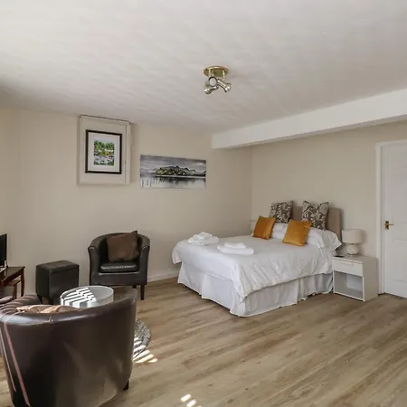 בית נופש The Heights *